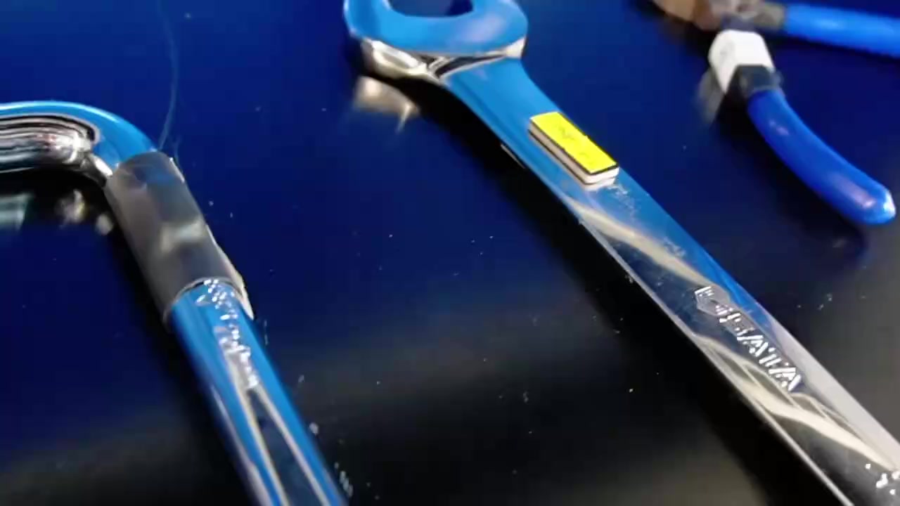 Gereedschappen in de RFID kast met individueel aangebrachte RFID-tags